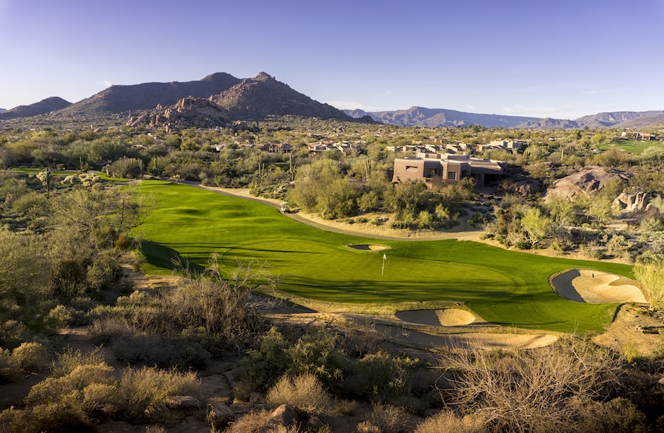 picture of a desert golf course in arizona