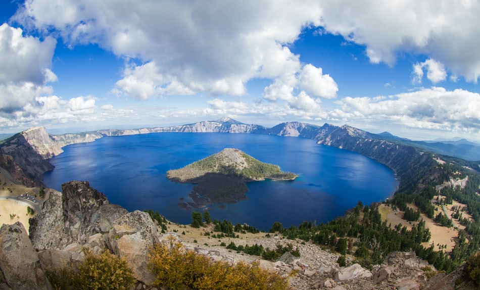 picture of crater lake in oregon